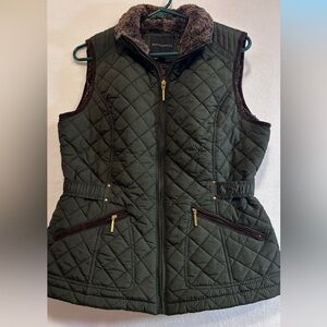 Weatherproof Olive Quilted Faux Fur Lined Puffer Vest Sz M